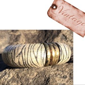 🦓 Vintage Solid Wood Animal Print bangle